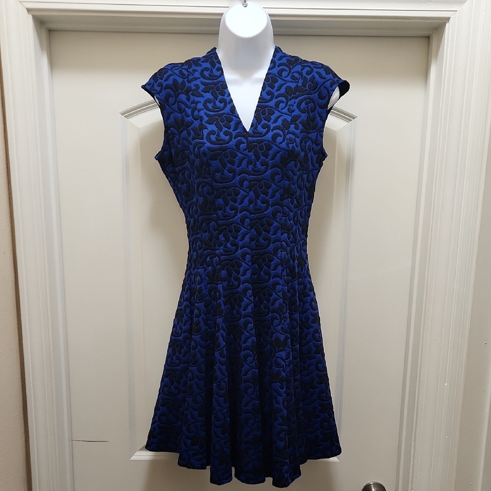 Elegant Blue Patterned Dress